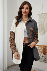 Chaqueta con botones en contraste de leopardo