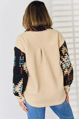 Chaqueta con bolsillos, botones y hombros caídos