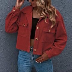 Jacke mit Kragen und Knopfleiste vorne