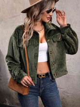 Jacke mit Kragen, Knopfleiste vorne und Taschen