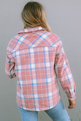 Chaqueta abotonada con cuello y bolsillos a cuadros
