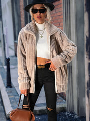 Chaqueta acanalada con cuello y cremallera
