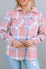 Chaqueta abotonada con cuello y bolsillos a cuadros