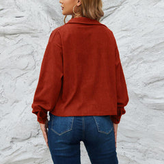 Jacke mit Kragen und Knopfleiste vorne