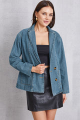 Chaqueta vaquera con botones y bolsillos