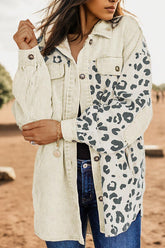 Chaqueta de leopardo con botones y hombros caídos