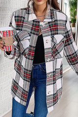 Karierte Jacke mit Taschen und Knöpfen