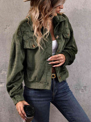 Jacke mit Kragen, Knopfleiste vorne und Taschen