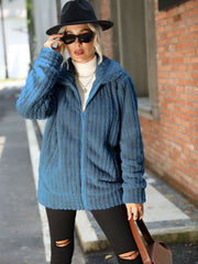 Chaqueta acanalada con cuello y cremallera
