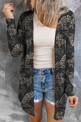 Langärmlige Strickjacke mit Tiger-Print und Knöpfen