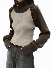 Cárdigan de cuello alto de punto con colores en contraste