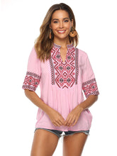 Modische Bluse mit Stickerei und V-Ausschnitt, kurzärmelig