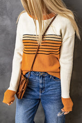 Orangefarbener Pullover mit Rundhalsausschnitt und gestreiftem Colorblock-Muster