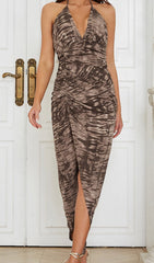 VESTIDO MAXI CON ESTAMPADO HALTER EN MARRÓN