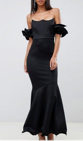 DREIDIMENSIONALES LOCKIGES BANDEAU-KLEID IN SCHWARZ