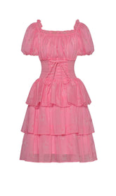 MIDIKLEID MIT PUFFÄRMELN UND STUFEN IN PINK