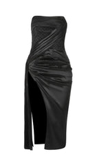 TRÄGERLOSES MIDIKLEID IN SCHWARZ