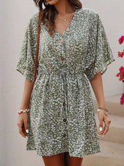 Einreihiges Minikleid mit V-Ausschnitt, Knopfleiste und Blumenmuster