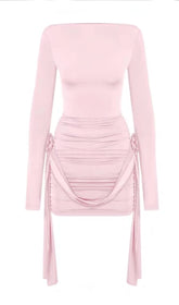 MINI VESTIDO ADORNADO CON FLORES EN ROSA CLARO