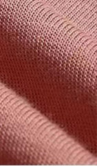 TRÄGERLOSES, figurbetontes MIDIKLEID