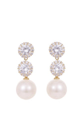 PERLENOHRRINGE MIT ZIRKONBLUMEN