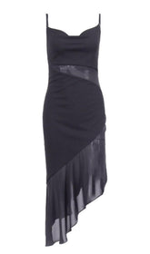 VESTIDO MIDI CEÑIDO CON TIRANTES EN NEGRO