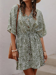 Einreihiges Minikleid mit V-Ausschnitt, Knopfleiste und Blumenmuster