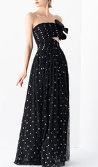 POLKA DOT BANDEAU-KLEID IN SCHWARZ