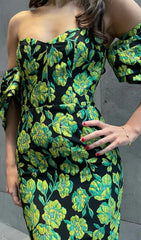 TRÄGERLOSES MIDIKLEID AUS JACQUARD IN GRÜN