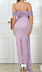 VESTIDO LARGO MORADO DE UN SOLO HOMBRO CON MANGAS CAÍDAS A LA DERECHA