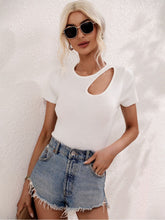 Camiseta plisada suelta de color liso con costuras