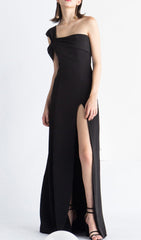 ONE-SHOULDER-MOP-KLEID IN SCHWARZ
