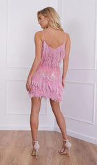 MINIKLEID MIT QUASTEN UND FEDERN