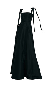 Schwarzes Trägerkleid mit Bindeband