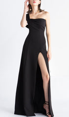 ONE-SHOULDER-MOP-KLEID IN SCHWARZ