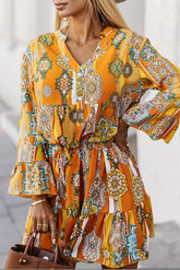 Oranges Boho-Minikleid mit geometrischem Print und V-Ausschnitt