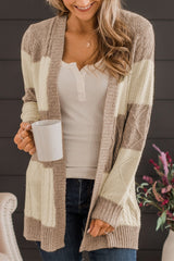 Strickjacke mit offener Vorderseite und strukturiertem Farbblockdesign in Parchment