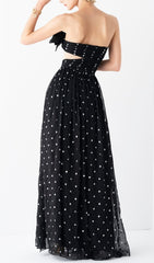 POLKA DOT BANDEAU-KLEID IN SCHWARZ