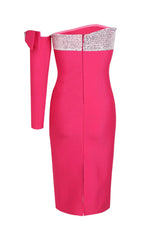 VESTIDO IRREGULAR DE UN SOLO HOMBRO CON LAZO GRANDE EN ROSA MELOCOTÓN