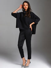 Camiseta holgada de cuello alto plisada de color liso