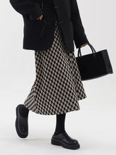 Falda larga con abertura a cuadros