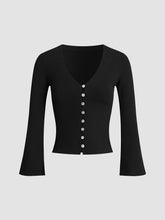 Oberteil mit Knopfleiste und ausgestellten Ärmeln