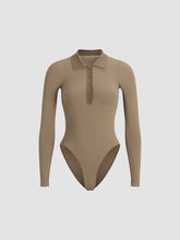 Body mit Kragen und Knopfdetail