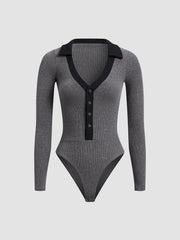 Bodysuit mit Polokragen und Knopfleiste