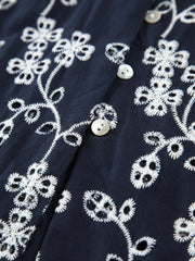 Midikleid mit Flügelärmeln und Blumenstickerei