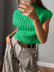 Geripptes Oberteil mit Stehkragen und Flügelärmeln