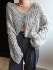 Kurzer Cardigan mit Zopfmuster