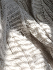 Kurzer Cardigan mit Zopfmuster