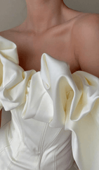 SATIN RUFFLE STRAPLESS DRESS IN WHITE