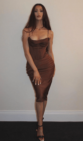 VESTIDO LEVINCIERO CON CORSÉ DE SATÉN EN CHOCOLATE